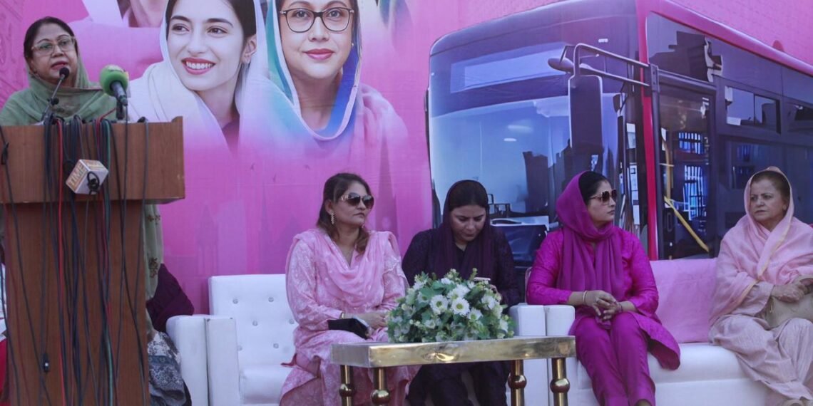 پیپلز پنک بس سروس 2 نئے روٹس کا افتتاح