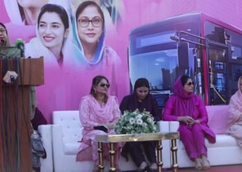 پیپلز پنک بس سروس 2 نئے روٹس کا افتتاح