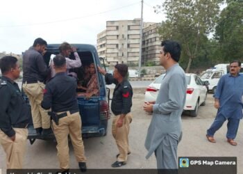 گداگروں کے خلاف انتظامیہ کی کارروائی, 12 گداگر گرفتار پولیس کے حوالے